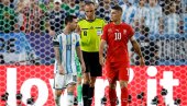 КОМАНДУЈЕ ИГРОМ, ОМОГУЋАВА ДА ТИМ ИГРА КВАЛИТЕТНО! Бивши капитен Црвене звезде похвалио Гранита Џаку