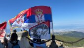 JASNA RAZLIKA IZMEĐU VUČIĆEVE POLITIKE I BLOKADERA: Poslanik Dušan Marić postavio venac na Kajmakčalanu (FOTO)