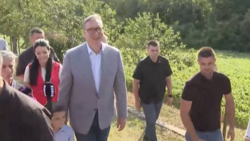 Вучић у посети породици Тодоровић