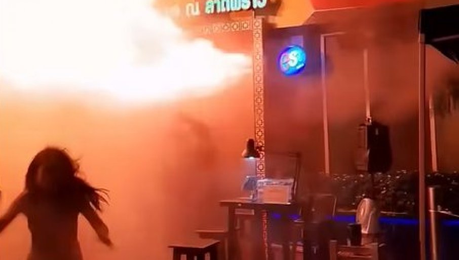 POŽAR U PABU, NAJMANjE 27 MRTVIH: Ljudi vrište dok beže kroz vrata koja su u plamenu (VIDEO)