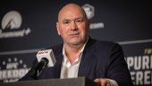 Prvi čovek UFC-a dobio žestok udarac na konferenciji Fjurija i DŽošue (VIDEO)