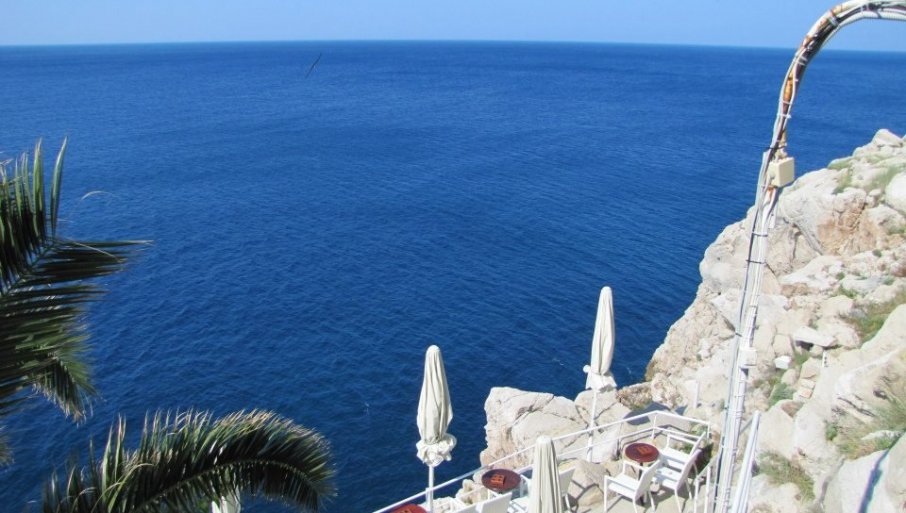 TURISTI, OPREZ! U Hrvatskoj pronađena opasna bakterija: Kupanje se ne preporučuje na ovoj plaži
