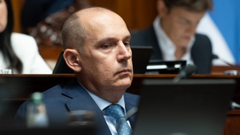 LONČAR ODJEDNOM SASUO SVE U LICE: Lekovi drastično jeftiniji, a lekarima koji šalju kod privatnika poručio - Šta glumite, taksi službu?!