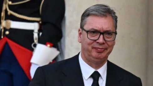 VUČIĆ U PARIZU: Šamar blokaderima i Hrvatskoj