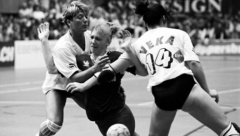 ŠOKANTNA SUDBINA JUGOSLOVENSKE LEGENDE! Slavnoj rukometašici policija otela stan, danas prodaje voće na pijaci