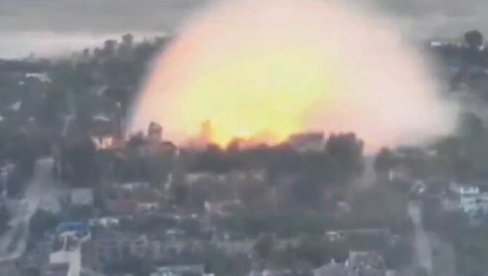 RUSIJA BACILA BOMBU OD TRI TONE NA UKRAJINSKI GRAD: Užarena kupola prekrila nebo, a onda je usledio prasak (VIDEO)