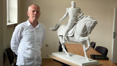 МОНУМЕНТАЛНИ СПОМЕНИК КРАЉУ МИЛАНУ: Дело професора Зорана Ивановића у децембру ће бити откривено у Лесковцу