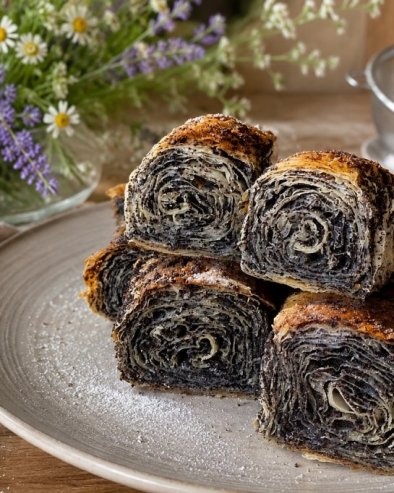 MIRISNA PITA SA MAKOM: Pita kojoj je teško odoleti