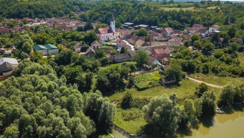 PRAVILA EU "GASE" SRPSKA SELA: Muke žitelja Neština i Vizića, zbog EES sistema odsečeni od matične opštine