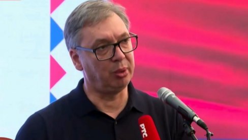 ПРЕДСЕДНИК ОДУШЕВИО ОКУПЉЕНЕ „Бескрајно вас волим“ – уследила снажна порука политичким противницима!