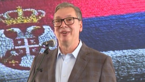 VUČIĆ U LAPOVU: Blokaderi bi nas vratili u vreme kada nije bilo fabrika (FOTO/VIDEO)