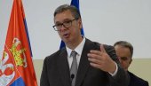 ПРЕДСЕДНИК ПОСТАВИО БЛОКАДЕРСКИ ДАНАС НА МЕСТО: Ако не видите успехе Србије, могу да вам посудим моје наочаре