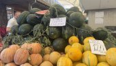 ЦЕНЕ ПРИЈАТНО ИЗНЕНАДИЛЕ: Ево колико коштају лубенице, диње и друго воће на београдским пијацама