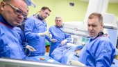 КРОЗ ВЕНУ НА ВРАТУ ПОПРАВИЛИ ЈЕТРУ: У УКЦС урађена захтевна процедура на пацијенту са портном хипертензијом