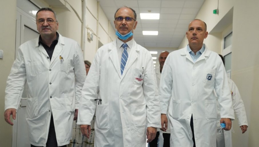 POKREĆE SE INICIJATIVA DA ONKOLOGIJA DOBIJE NOVU ZGRADU: Macut i Lončar obišli IORS (FOTO)