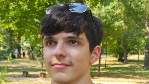 НАШ ВИКТОР У АВГУСТУ НА АРКТИКУ: Средњошколац из Београда знањем себи обезбедио пут на Северни пол (ФОТО)