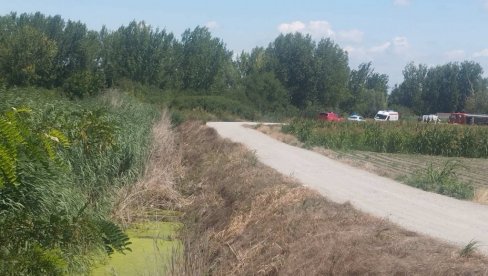IZVUČENA TRI TELA IZ PREVRNUTOG VOZILA: Stravični detalji saobraćajne nesreće u Novom Sadu