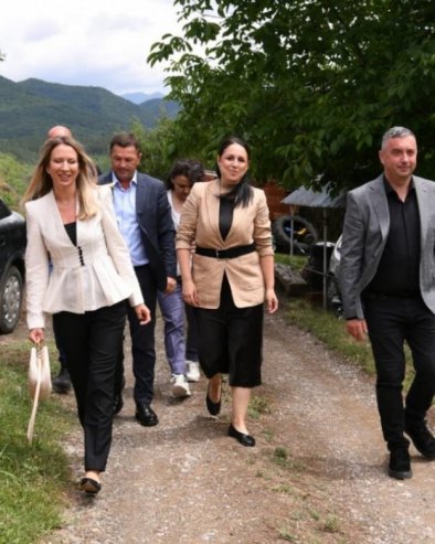 KANCELARIJA ZA KIM OBIŠLA PORODICE TOMOVIĆ I KRNETA: Najavljena pomoć u rešavanju stambenog pitanja (VIDEO)