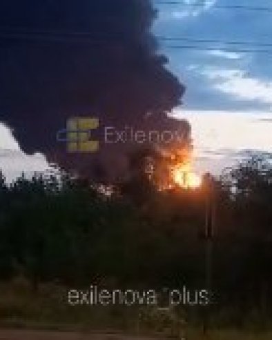 ПАКАО У РУСИЈИ ТОКОМ НОЋИ: Ројеви дронова спржили рафинерије, гори логистички центар руског Амазона (ВИДЕО)