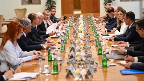 БАБИШ У БЕОГРАДУ: Почео пленарни састанак делегација Србије и Чешке (ВИДЕО)