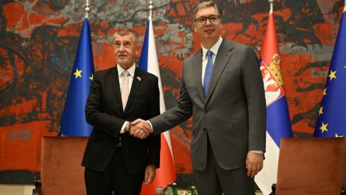 OBRAĆAJU SE VUČIĆ I BABIŠ: Nas vezuje predivna istorija (VIDEO)
