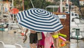 НЕВРЕМЕ НАПРАВИЛО ХАОС У АСПРОВАЛТИ: Срби са децом тражили заклон, због једног пешкира избила расправа