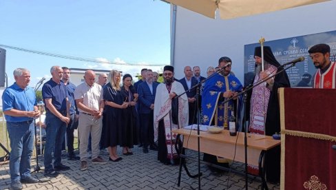NE MOŽEMO I NE SMEMO ZABORAVITI ISTINU: U Starom Gracku kod Lipljana služen parastos žeteocima svirepo ubijenim pre 27 godina