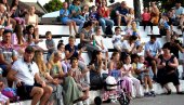 РАДОСТ НАЈМЛАЂИХ ЋУПРИЧАНА: Крај Мораве одржан дечји музичко-сценски програм