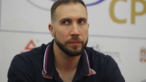 РАНО ЈЕ ЗА ПЕНЗИЈУ: Некадашњи капитен орлова Немања Петрић жели да се са одбојкашима Црвене звезде бори за трофеје