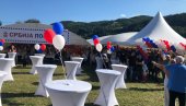 SVE SPREMNO ZA DOČEK PREDSEDNIKA: Meštani zlatiborskih sela pristižu na skup