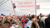 ОВАЈ ТРАНСПАРЕНТ ЈЕ ОБЕЛЕЖИО СКУП У ДРЕЖНИКУ: Ево шта су поручићи Вучићу