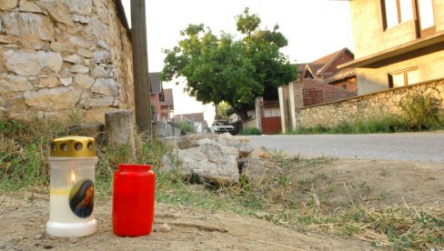 ГЛЕДАЈУ НАС ПОПРЕКО ЧИМ ЧУЈУ ДА СМО ИЗ ЈАБУКОВЦА: На данашњи дан пре 19 година Никола Радосављевић убио 9 мештана и завио село у црно