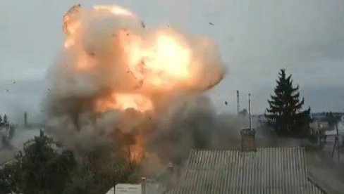 RAZORNA SNAGA RUSKE H-101: Trenutak kada je raketa pogodila ukrajinski objekat (VIDEO)