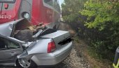 SRBIJAVOZ SE OGLASIO POVODOM NESREĆE KOD ODŽAKA: Sudarili se voz i automobil na pruzi - Saobraćaj potpuno obustavljen
