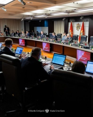 PUCANJ U SRPSKI GOVOR: Evropska unija formira tim za crnogorski jezik koji će pripremati ugovor o pristupanju