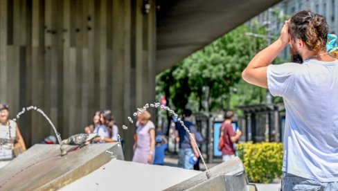 CRVENI METEOALARM NA SNAZI: RHMZ upozorava građane na tropske temperature, najgore je u ovim delovima Srbije