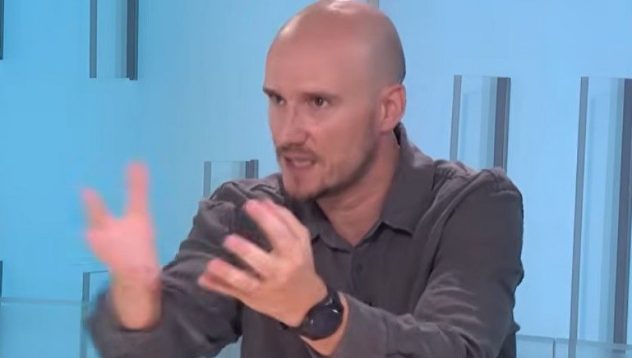 BLOKADERI NASTAVLjAJU SA KAMPANjOM MRŽNjE I UVREDA: Ratka Mladića nazivaju monstrumom, a njegovu sahranu poslednjom fazom genocida u Srebrenici