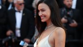 IRINA ŠAJK U VEZI SA NBA ZVEZDOM: Manekenka ludo zaljubljena u 10 godina mlađeg košarkaša (FOTO)