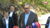 VUČIĆ NA KABLARU Predsednik prisustvuje otvaranju staklenog vidikovca: Na 132 tone je testiran (VIDEO)