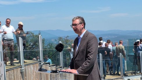 NA JEDNOM SMO OD NAJLEPŠIH MESTA U SRBIJI Vučić: Vidikovac na Kablaru čudesan - pozivam sve građane da ga posete (VIDEO)
