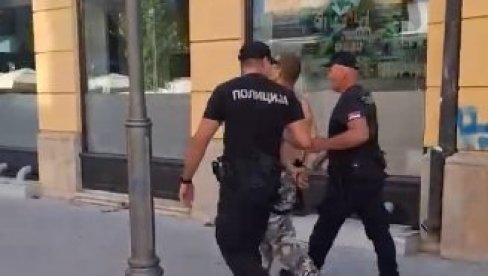 RASVETLJENO PALJENJE MOTOCIKALA NA STAROM GRADU: Lisice za dvojicu piromana