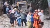 РАЗОРНО НЕВРЕМЕ У КИНИ: У поплавама у провинцији Гансу страдало 25 људи, повређено 23 (ВИДЕО)