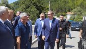VUČIĆEVA PORUKA ODZVANJA: Ne postoje Srbijanci, bosanski ili hrvatski Srbi, mi smo svi Srbi