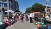 ILINDANSKI VAŠAR U PARAĆINU: Na tezgama bilo svega, a kupci  pazarili na plus 40 (FOTO)
