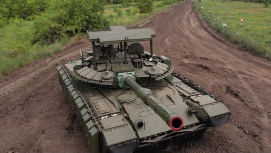 RUSKA ČELIČNA ZVER DOBILA NOVI OKLOP! Ovo je najnovija verzija tenka T-80 – da li je nepobediv? (FOTO/VIDEO)