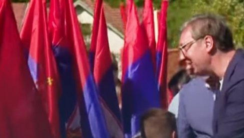 УВЕК ЋЕМО ДА ПРИПАДАМО ИСТОМ НАРОДУ Вучић: Могу да нас поделе и 500 граница између нас да створе и да направе (ВИДЕО)