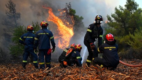 DRAMA NA GRČKOM OSTRVU: Vatra buknula u omiljenom letovalištu