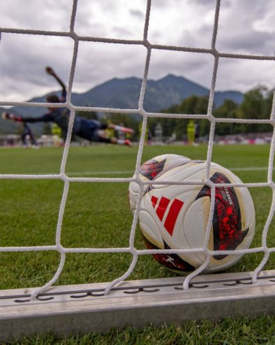 ZA LJUBITELJE BRZE ISPLATE: Goleade u prvom poluvremenu