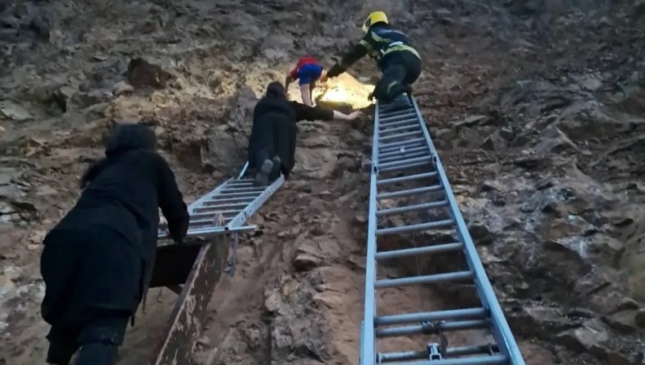 DEČAK (12) GLUMIO SPAJDERMENA, SPASLI GA MONASI: Nesvakidašnja drama sa srećnim krajem dečaka u Ovčar Banji