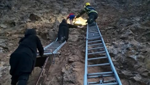 DEČAK (12) GLUMIO SPAJDERMENA, SPASLI GA MONASI: Nesvakidašnja drama sa srećnim krajem dečaka u Ovčar Banji